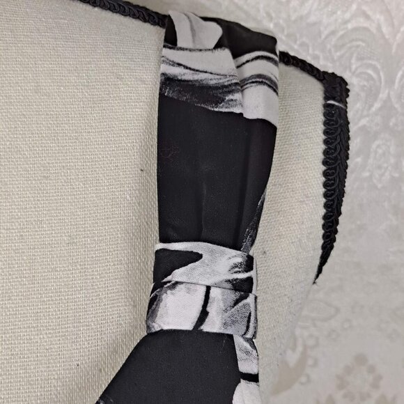 WHMB Size 2 Black And White Fit and Flare Dress Wide Straps Defined Waist NWT - Picture 6 of 16